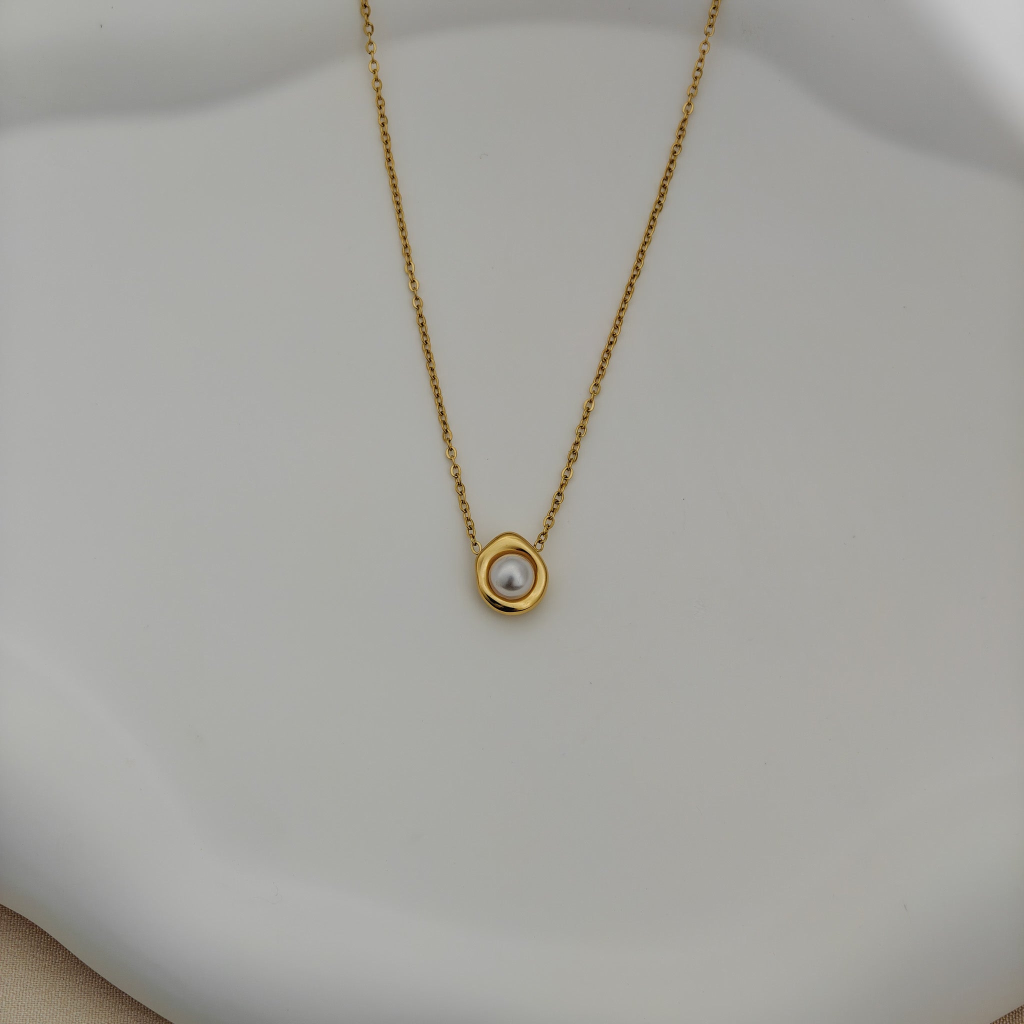 Anti Tarnish Classic Round Pearl Pendant Necklace – Korean Jewellery