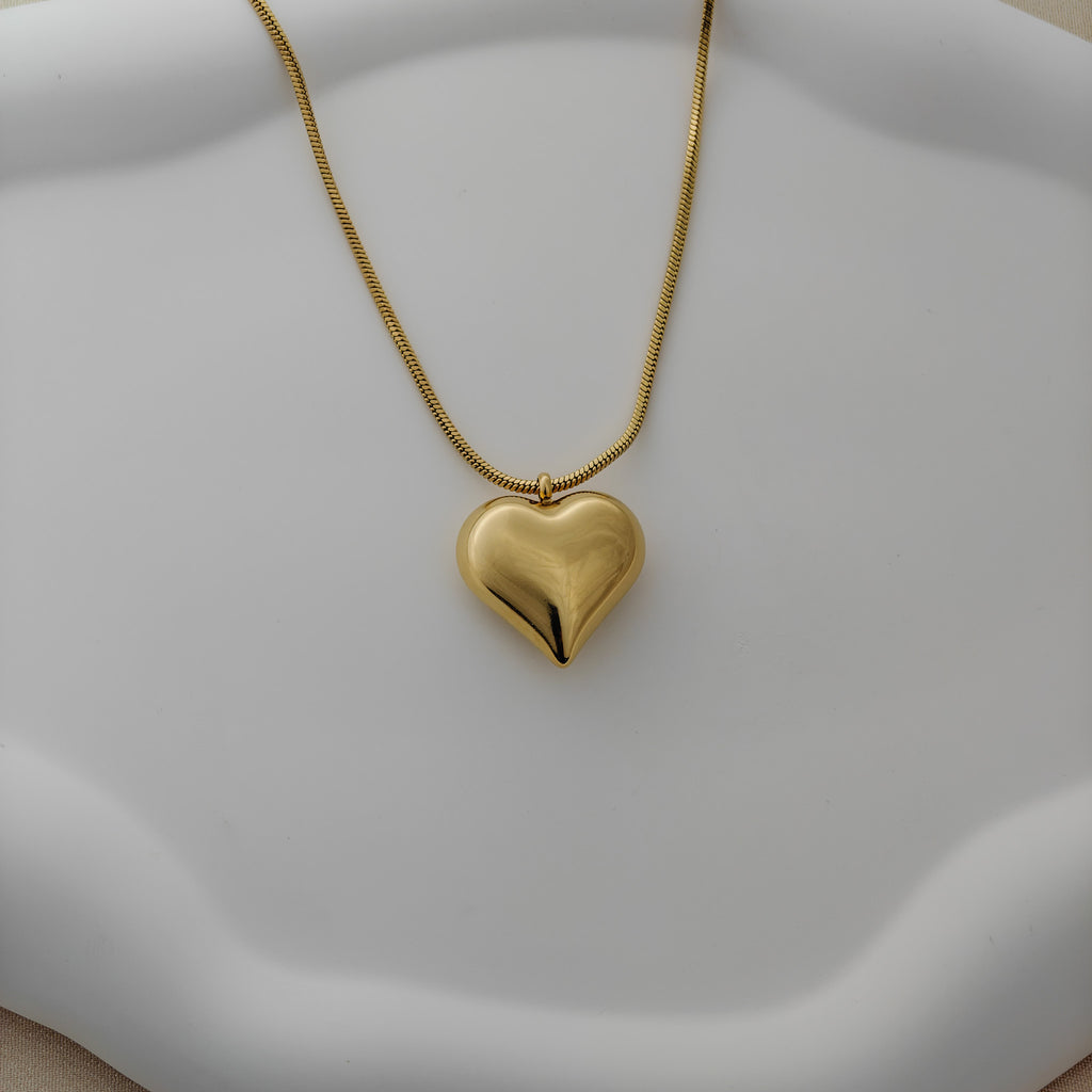 Anti Tarnish Gold Heart Pendant Necklace – Korean Fashion Jewellery