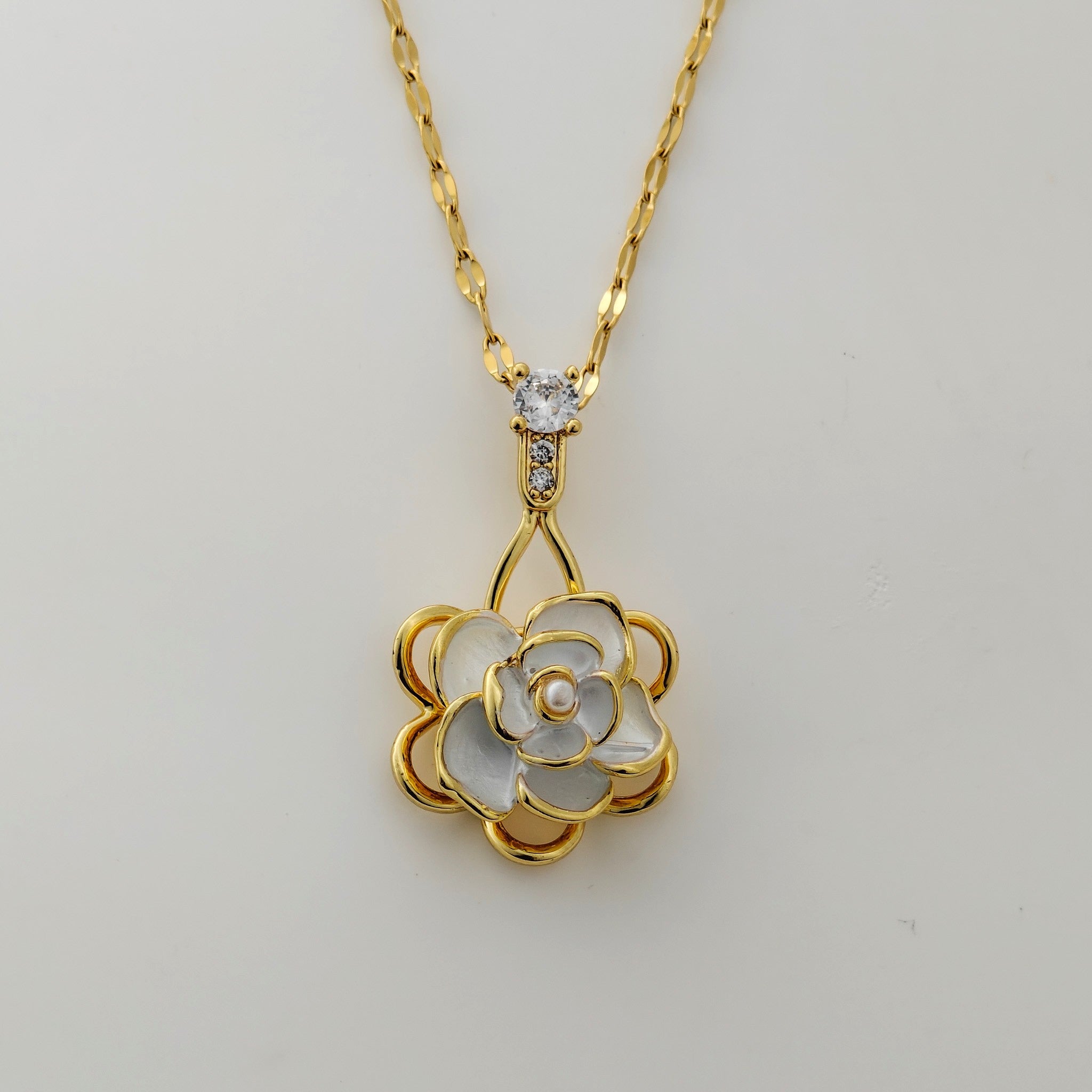 Anti-Tarnish Korean Cable Chain Necklace with a Spinning Flower Pendant