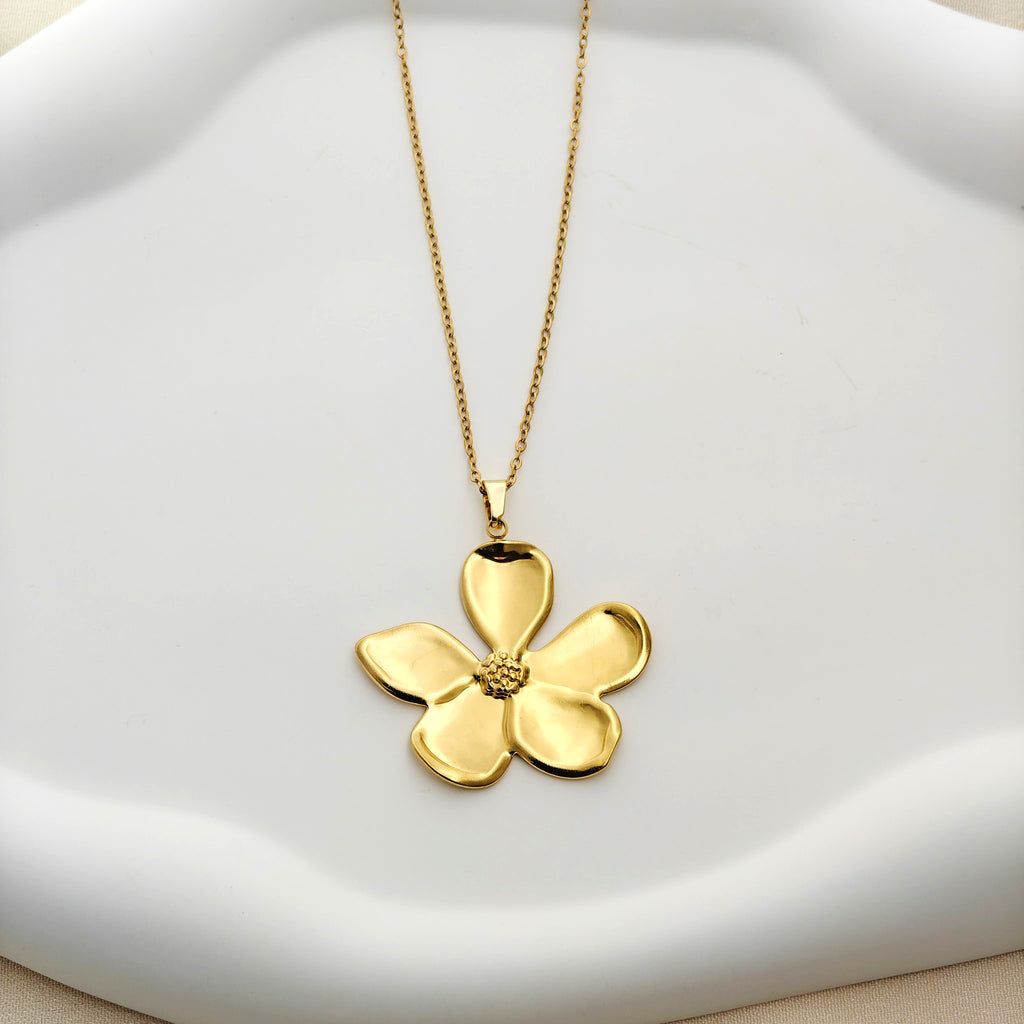 Korean-inspired gold flower pendant necklace, crafted with anti-tarnish material