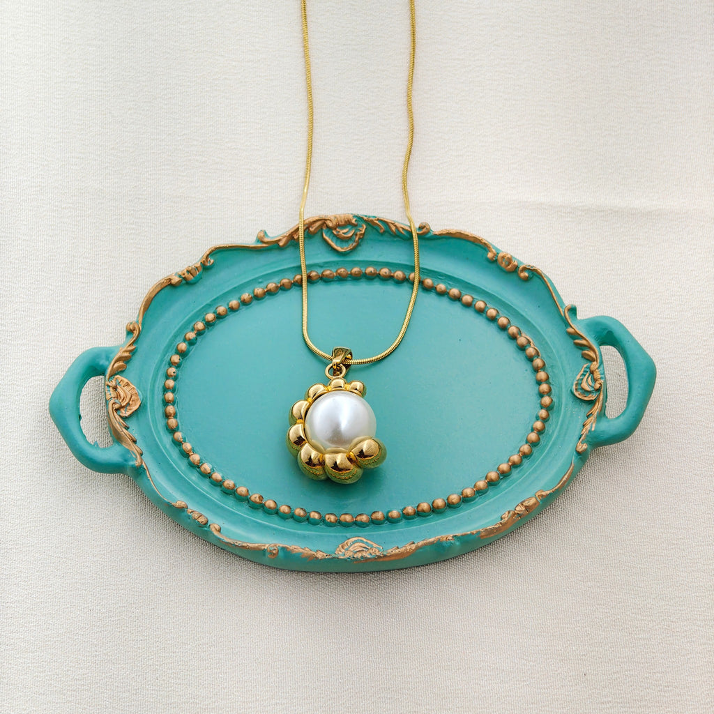 Trendy Korean pearl pendant necklace with anti-tarnish