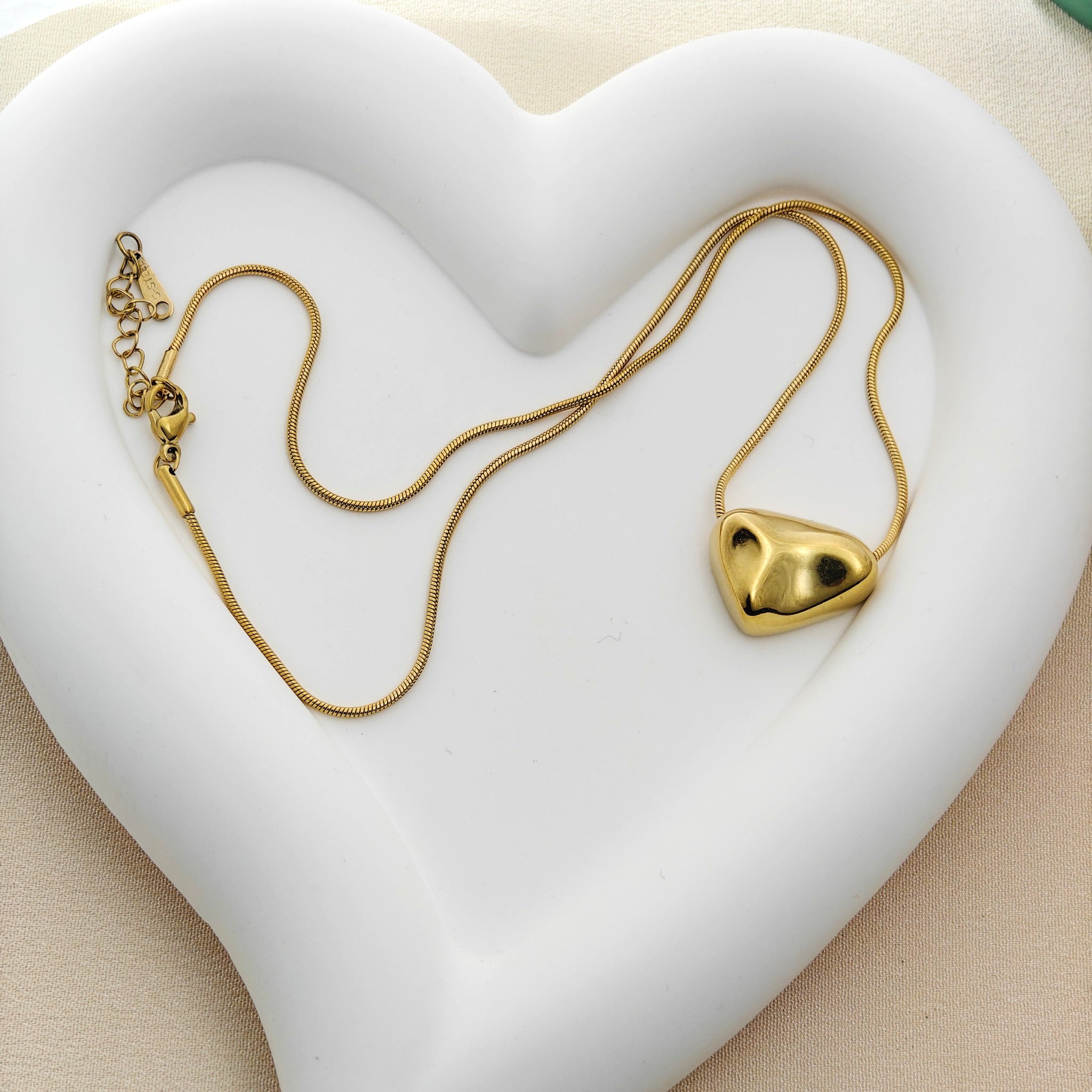 Modern Gold Heart Nugget Necklace – Korean Anti-Tarnish