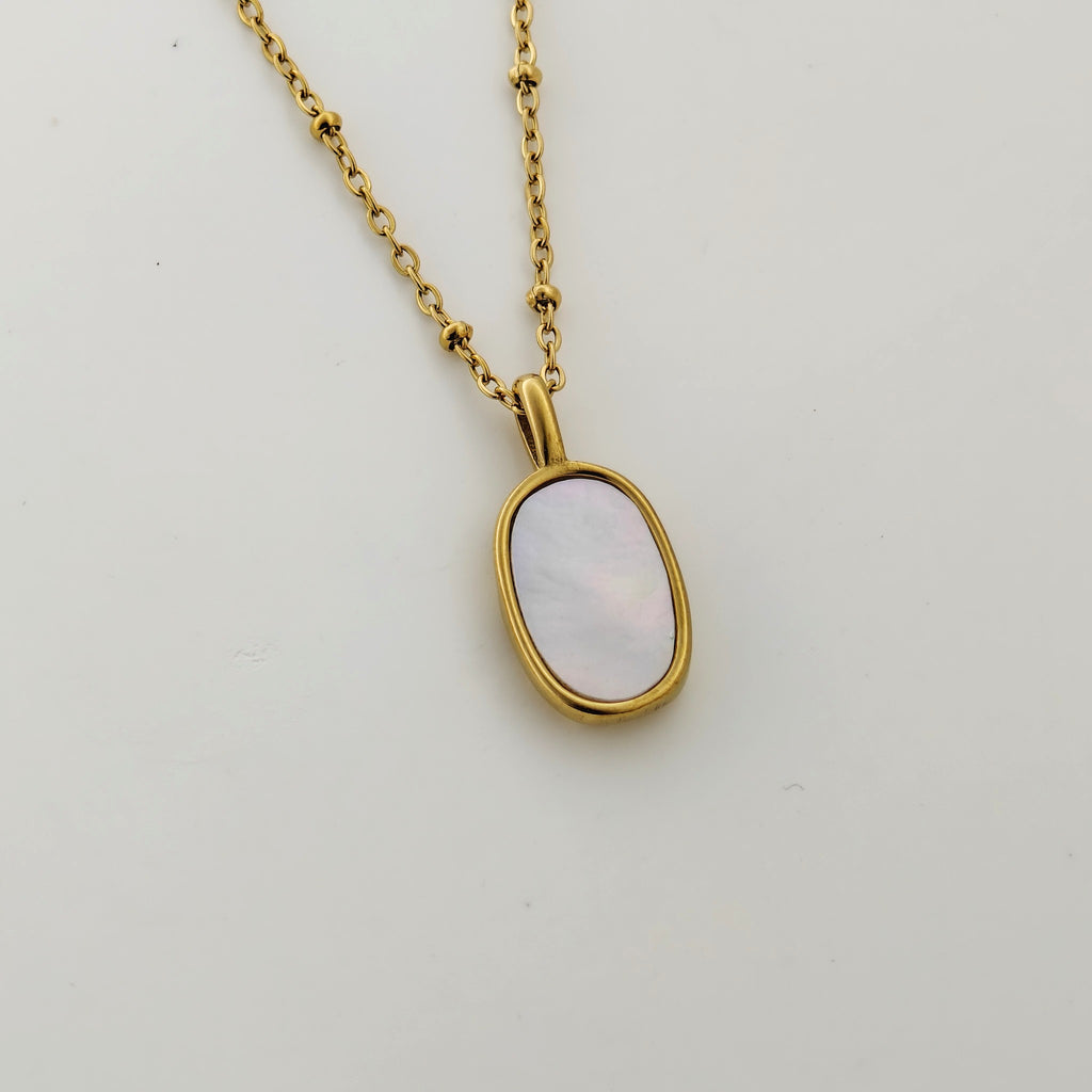 Classic Oval Shell Pendant – Korean Anti-Tarnish Necklace
