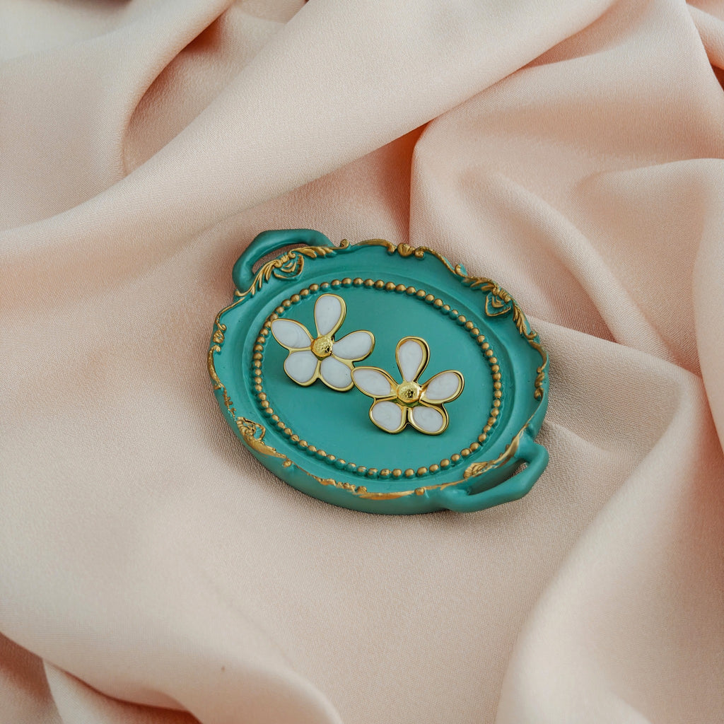 Dainty White Petal Korean Jewelry Earrings