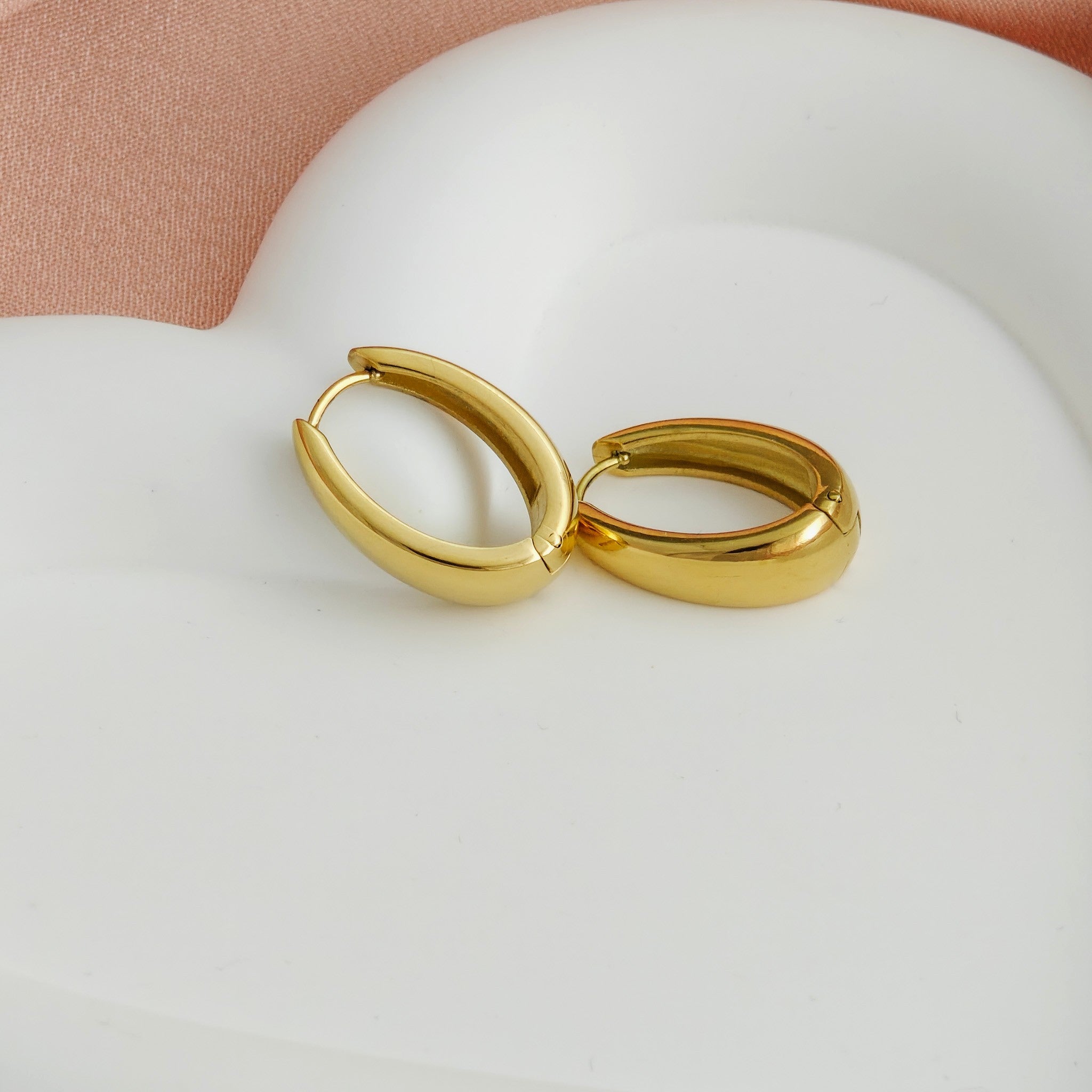 Simple & Stylish Anti-Tarnish Oval Hoop Earrings