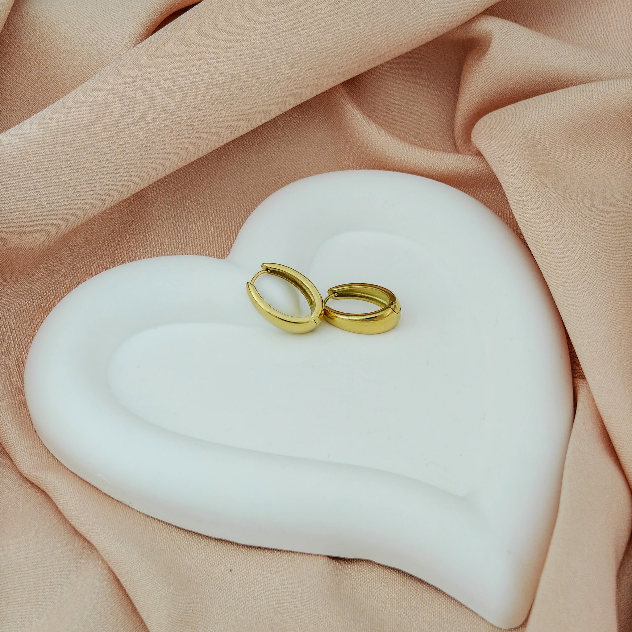 Simple & Stylish Anti-Tarnish Oval Hoop Earrings