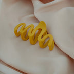 wave patterned claw clip