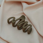 wave patterned claw clip