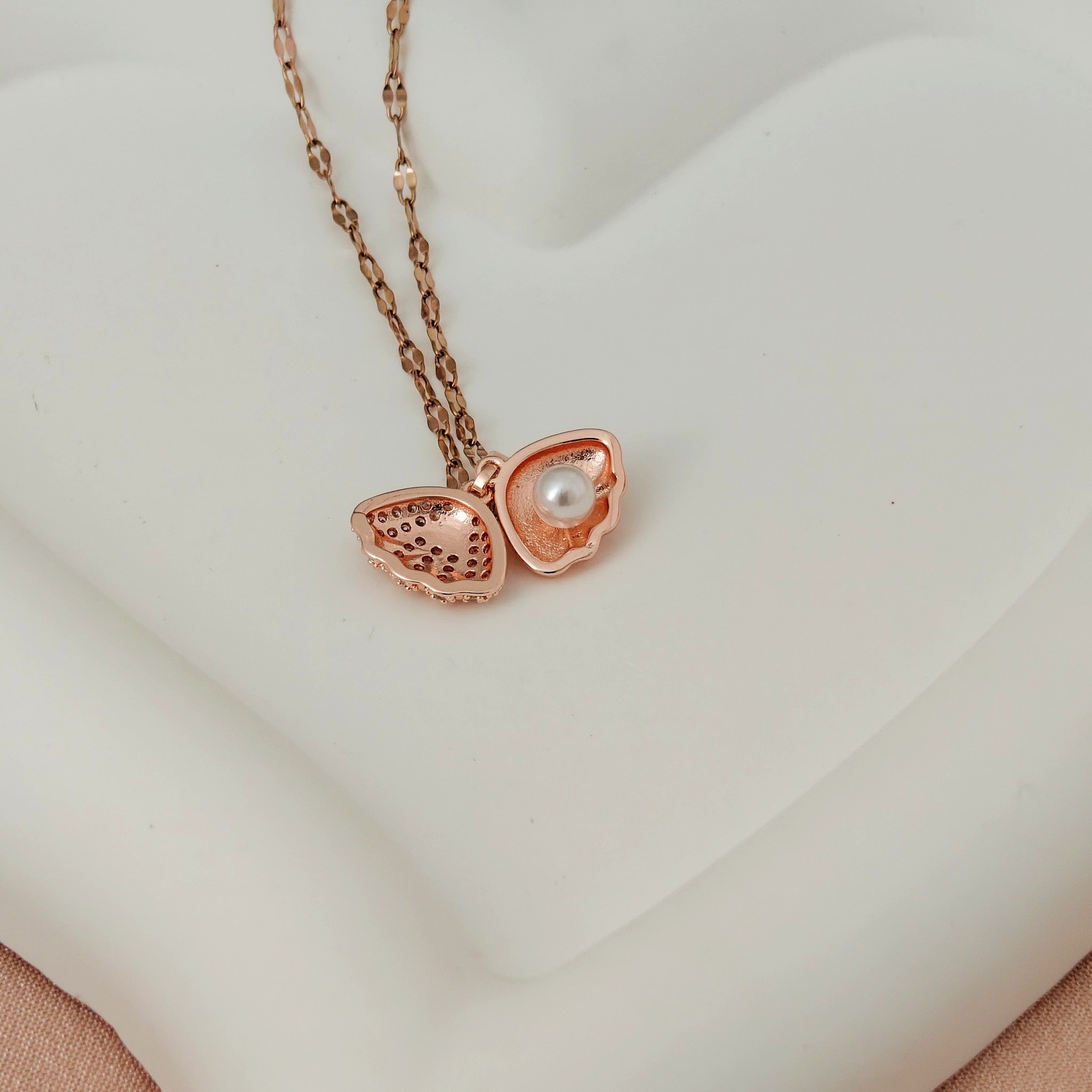 Anti-Tarnish Korean Rose Gold Oyster Shell Necklace