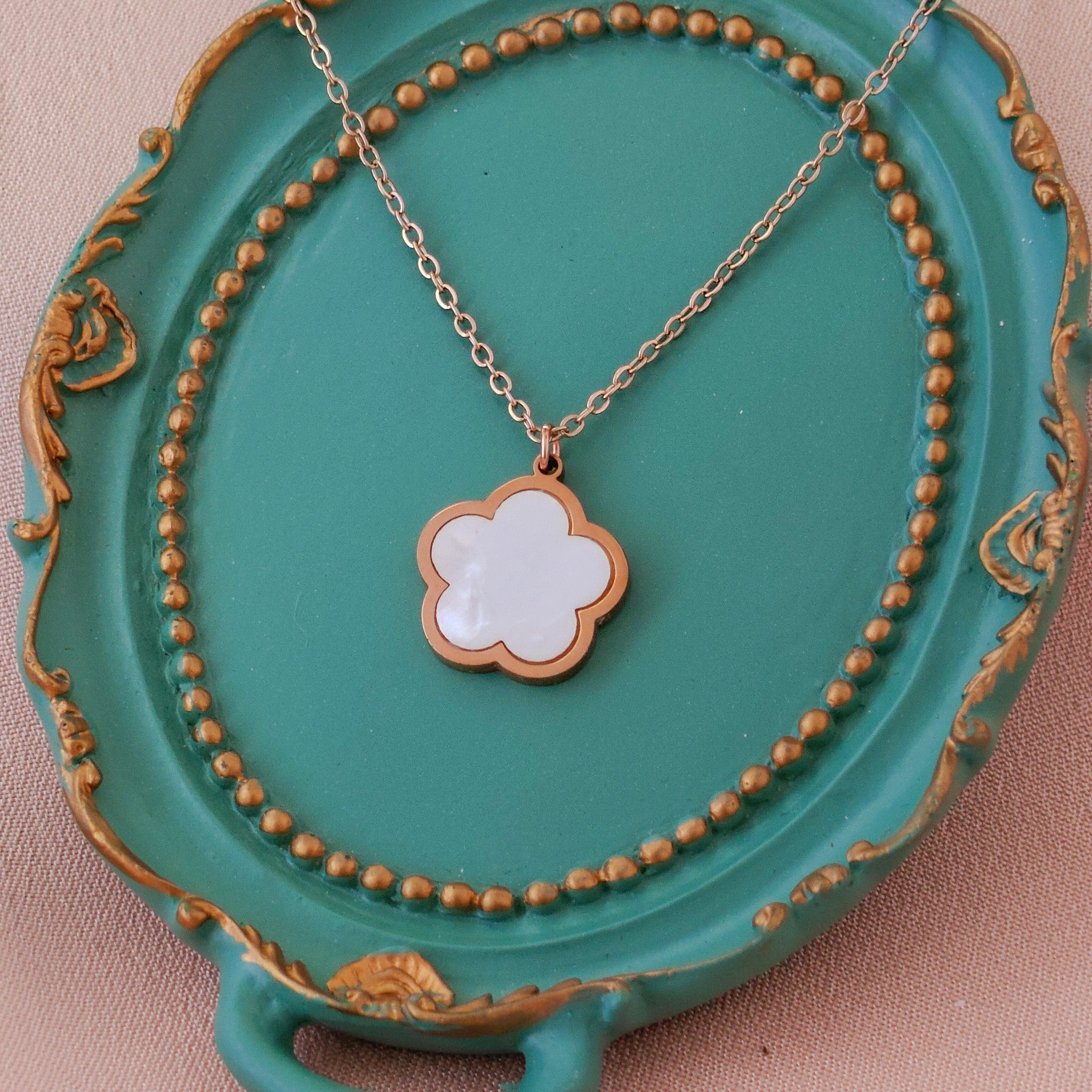 Korean Anti-Tarnish Mother of Pearl Flower Necklace