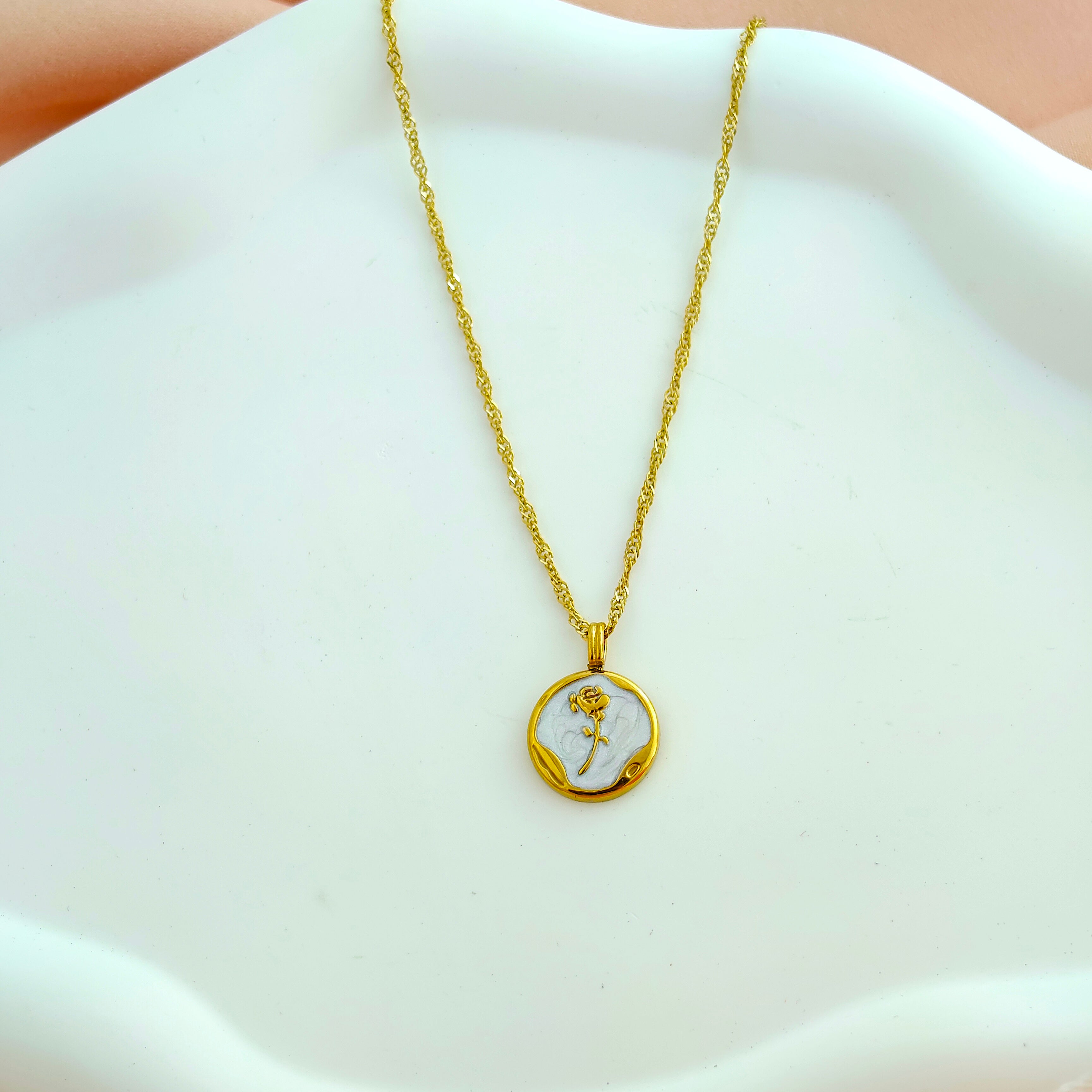 Round Enamel Rose Anti-Tarnish Korean Pendant Necklace