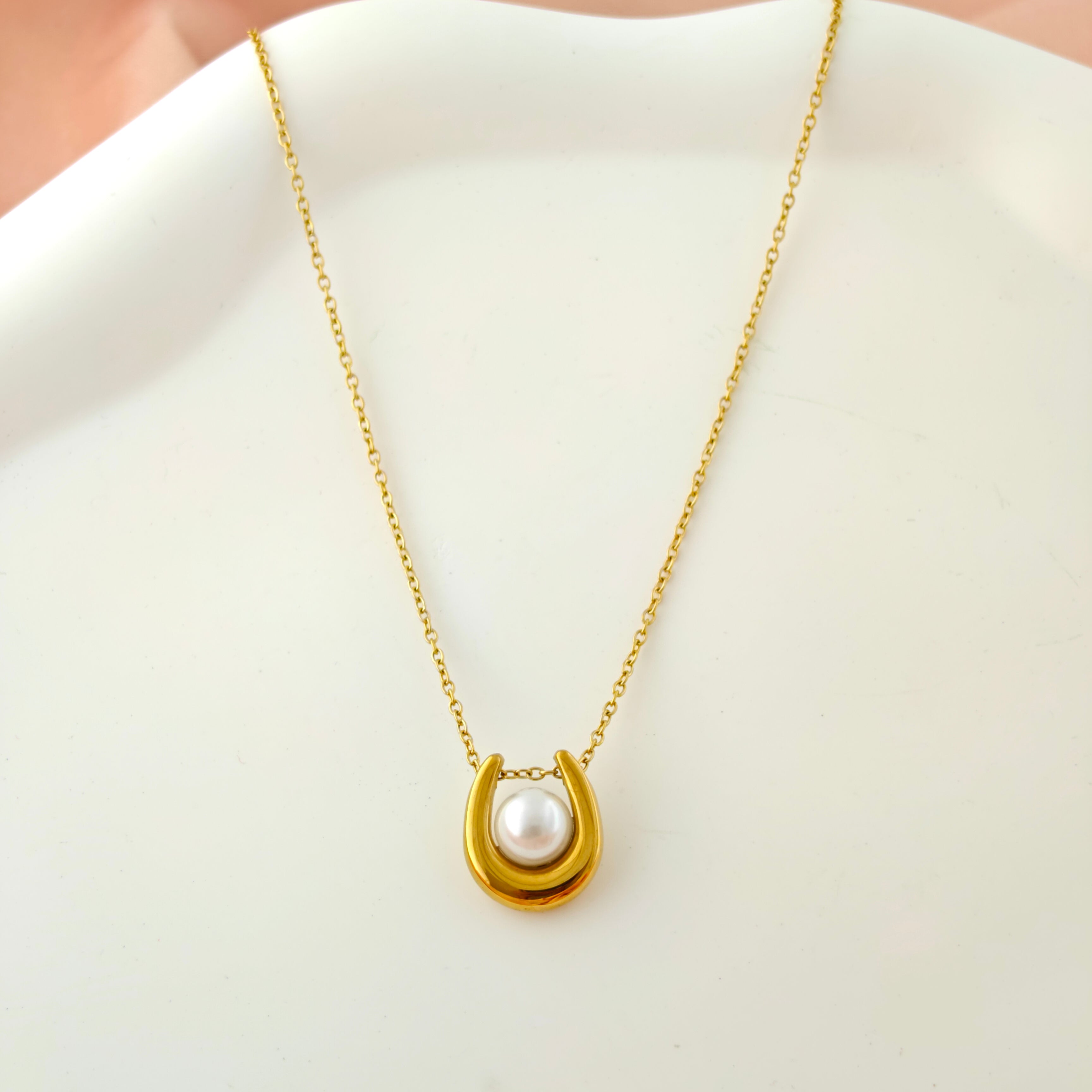 Horseshoe Pearl Anti-Tarnish Korean Pendant Necklace