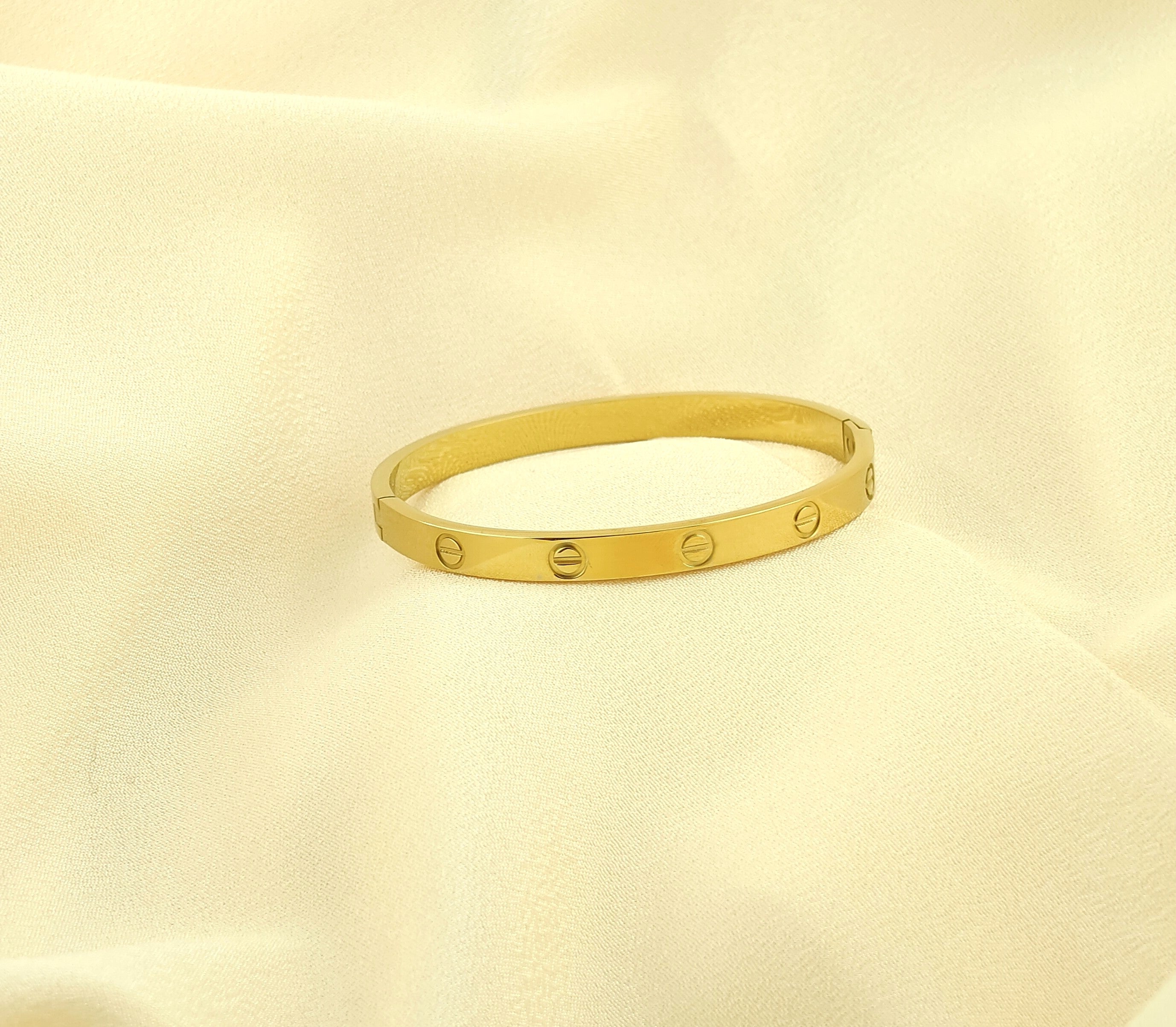 Korean Anti-Tarnish Stylish Screw Detail Bangle