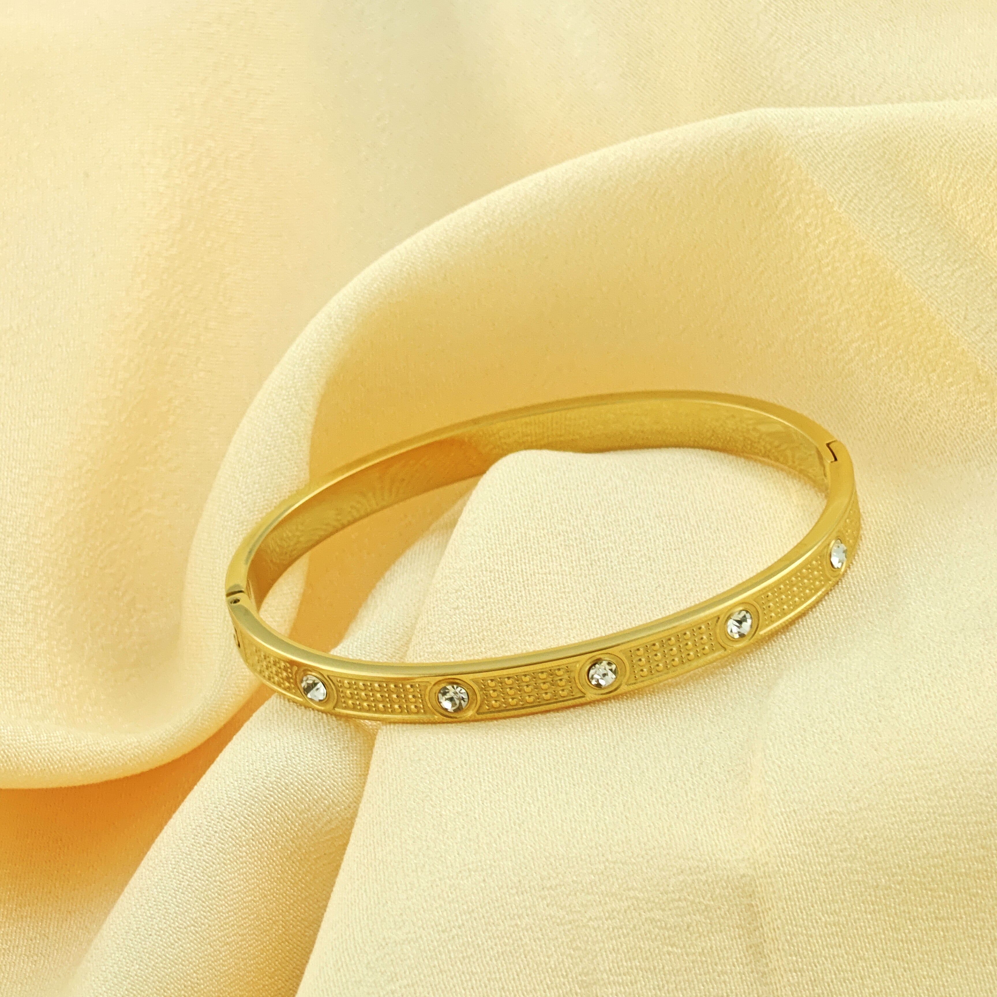 Anti-Tarnish Korean Rhinestone Bangle(Inner diameter 59*60mm)