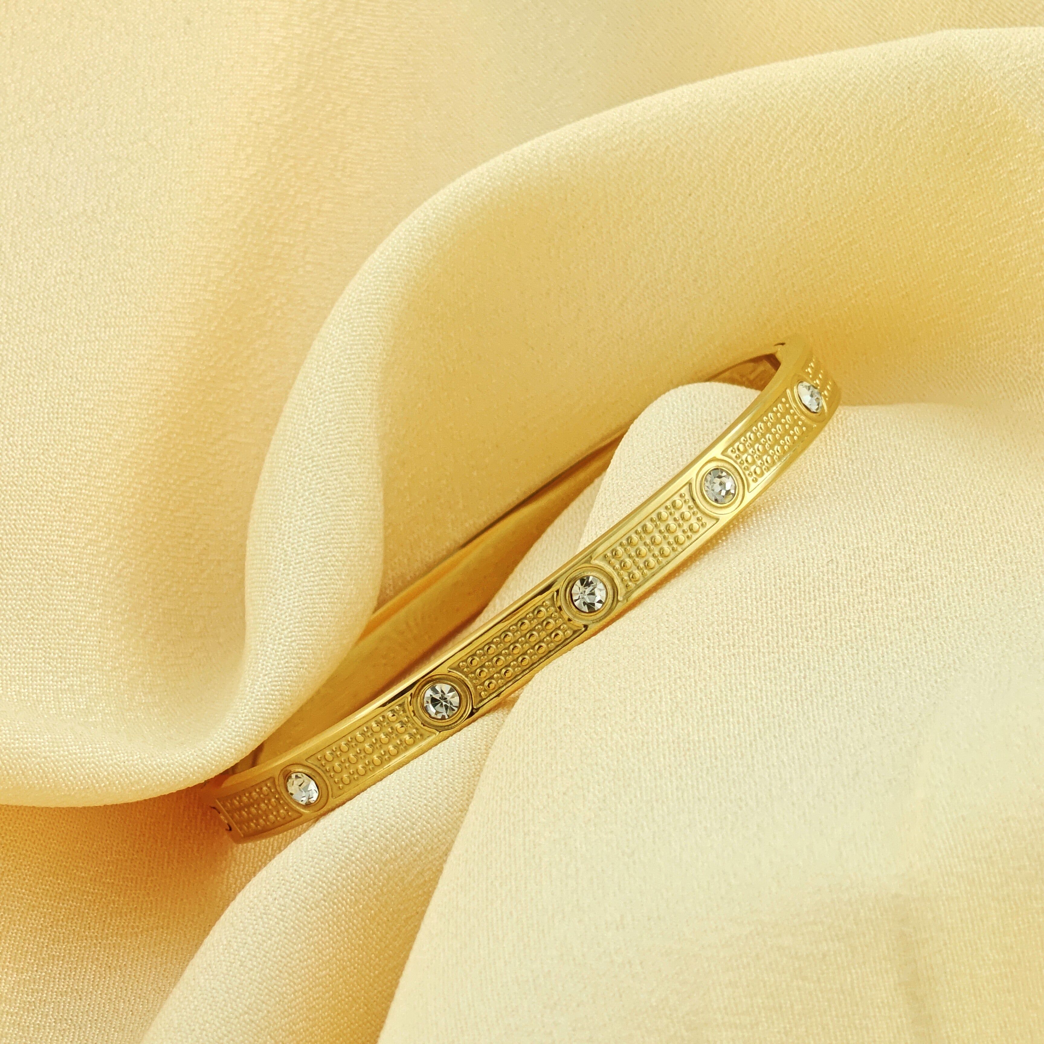 Anti-Tarnish Korean Rhinestone Bangle(Inner diameter 59*60mm)