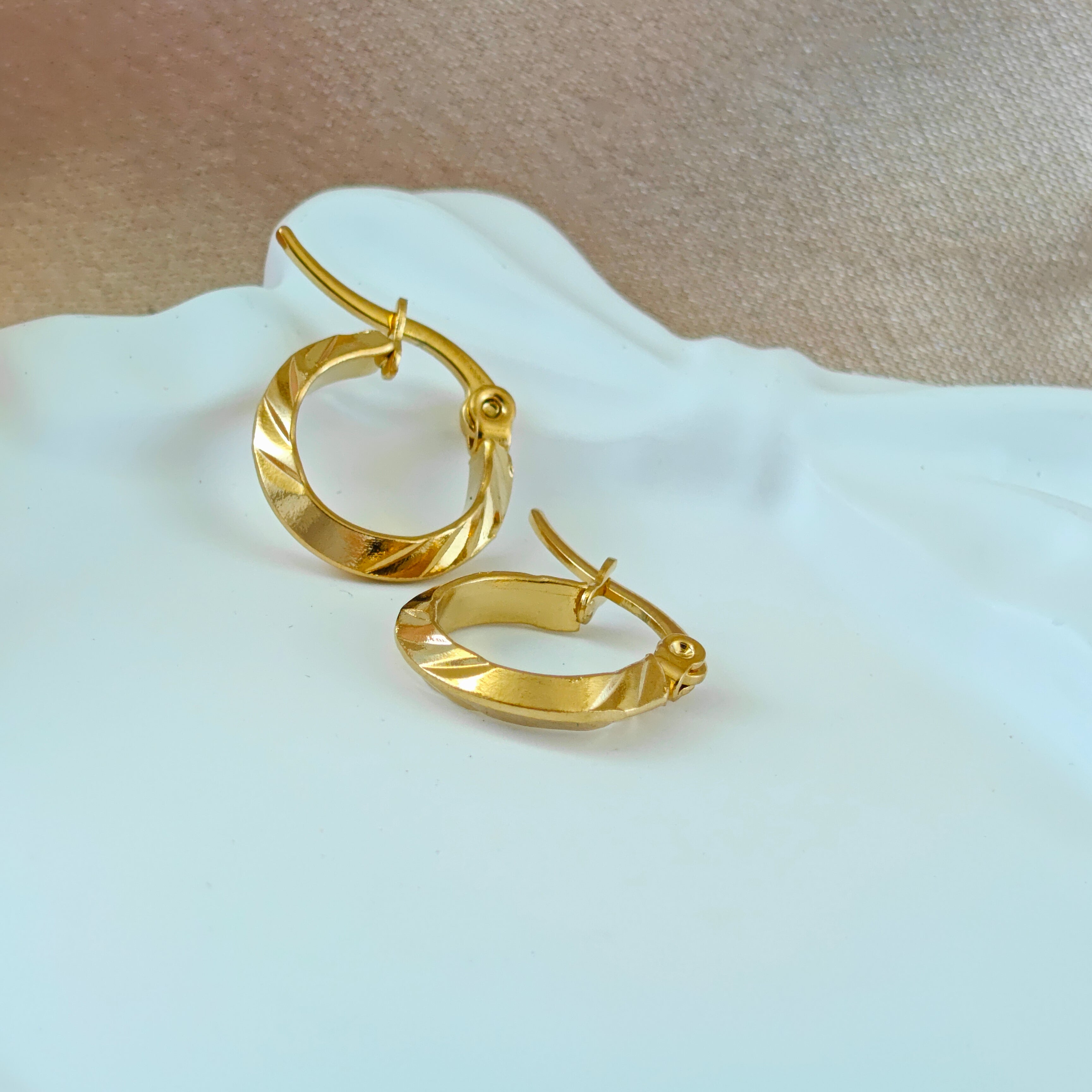 Dainty Pattern Anti Tarnish Korean Huggies