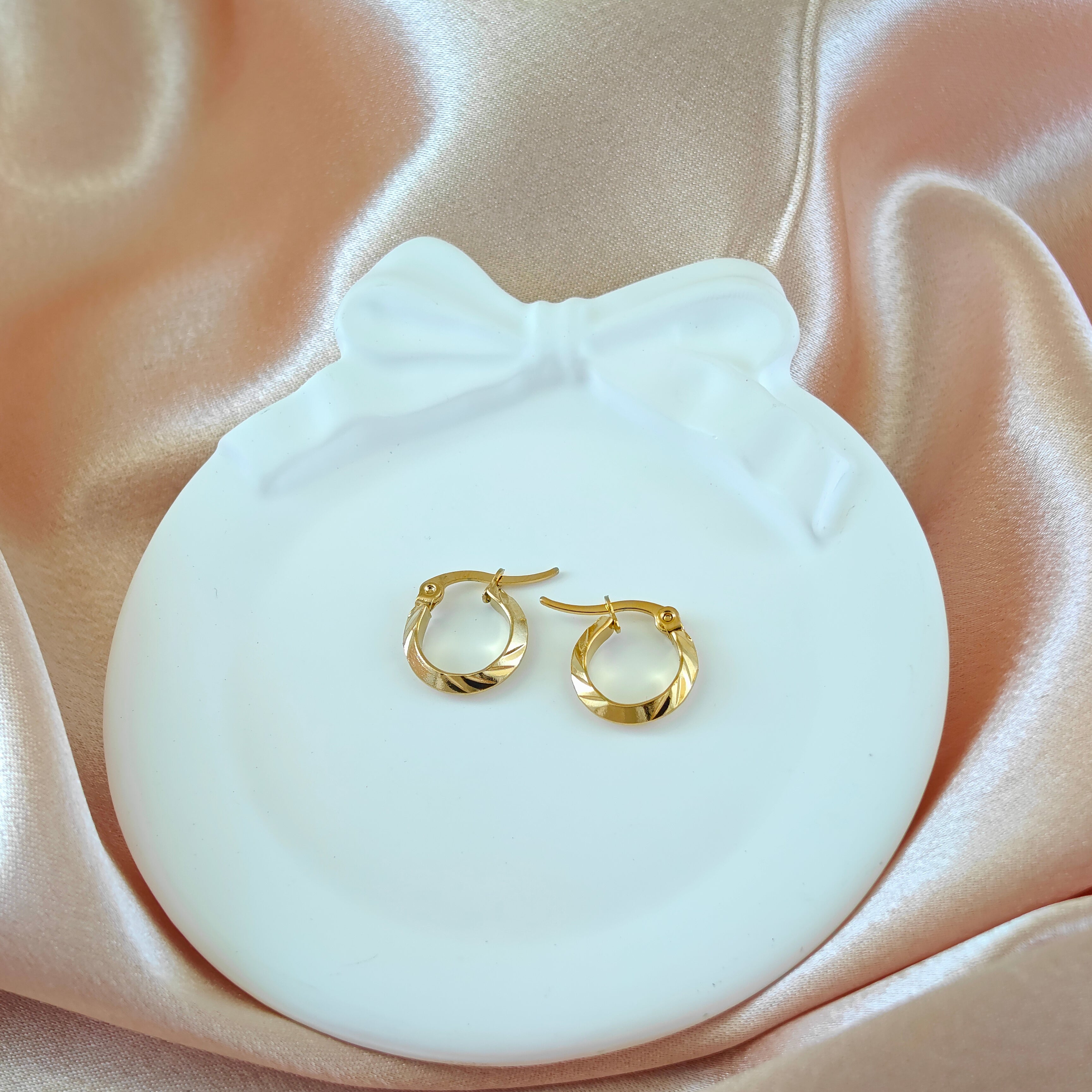 Dainty Pattern Anti Tarnish Korean Huggies