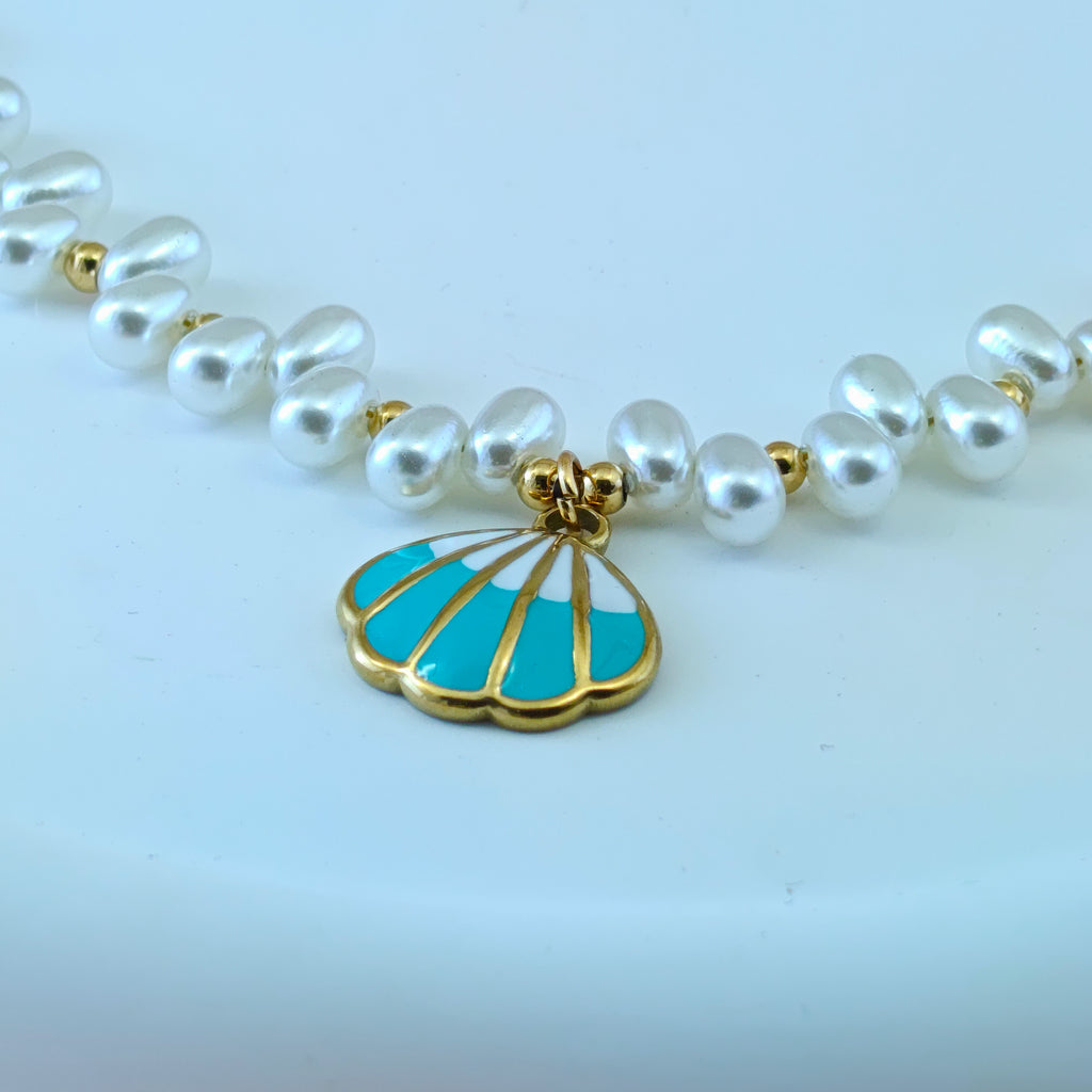 Gold Tone Non-Tarnishing Korean Pearl Charm Bracelet