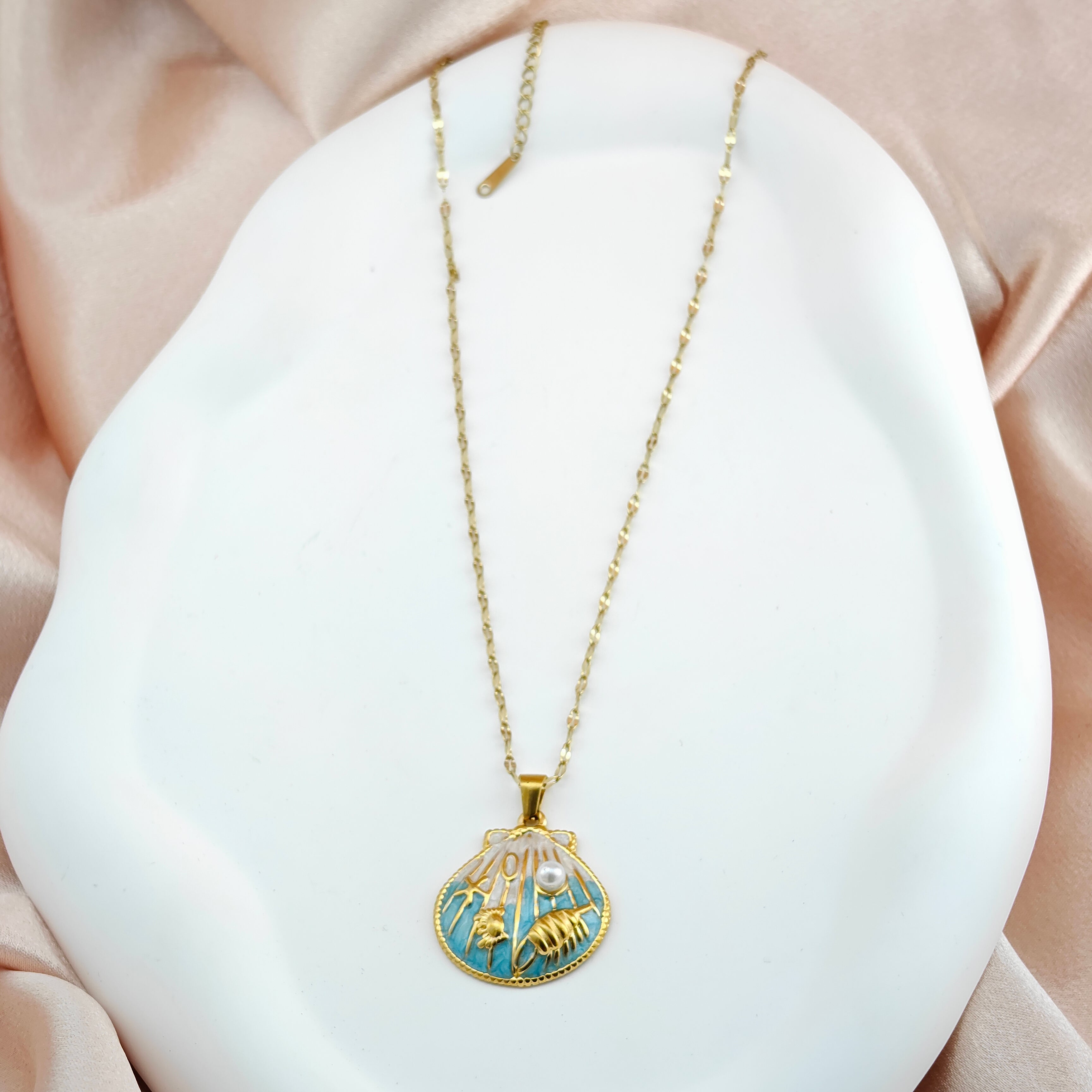 Chic Shell Pendant Necklace Anti-Tarnish Gold-Tone Korean Ocean Jewelry