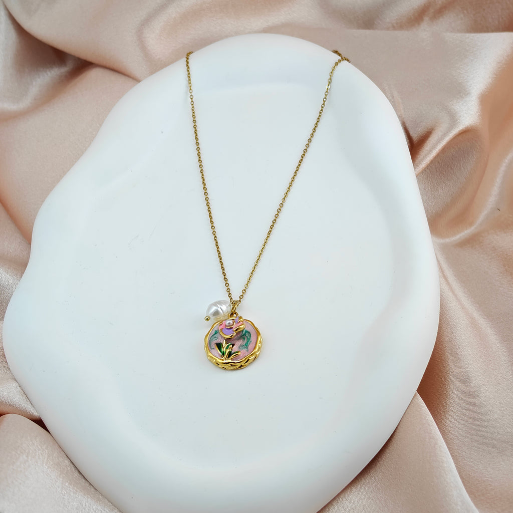 Anti-Tarnish Korean Jewelry Pink Enamel Floral Round Disc Necklace with Pearl Drop