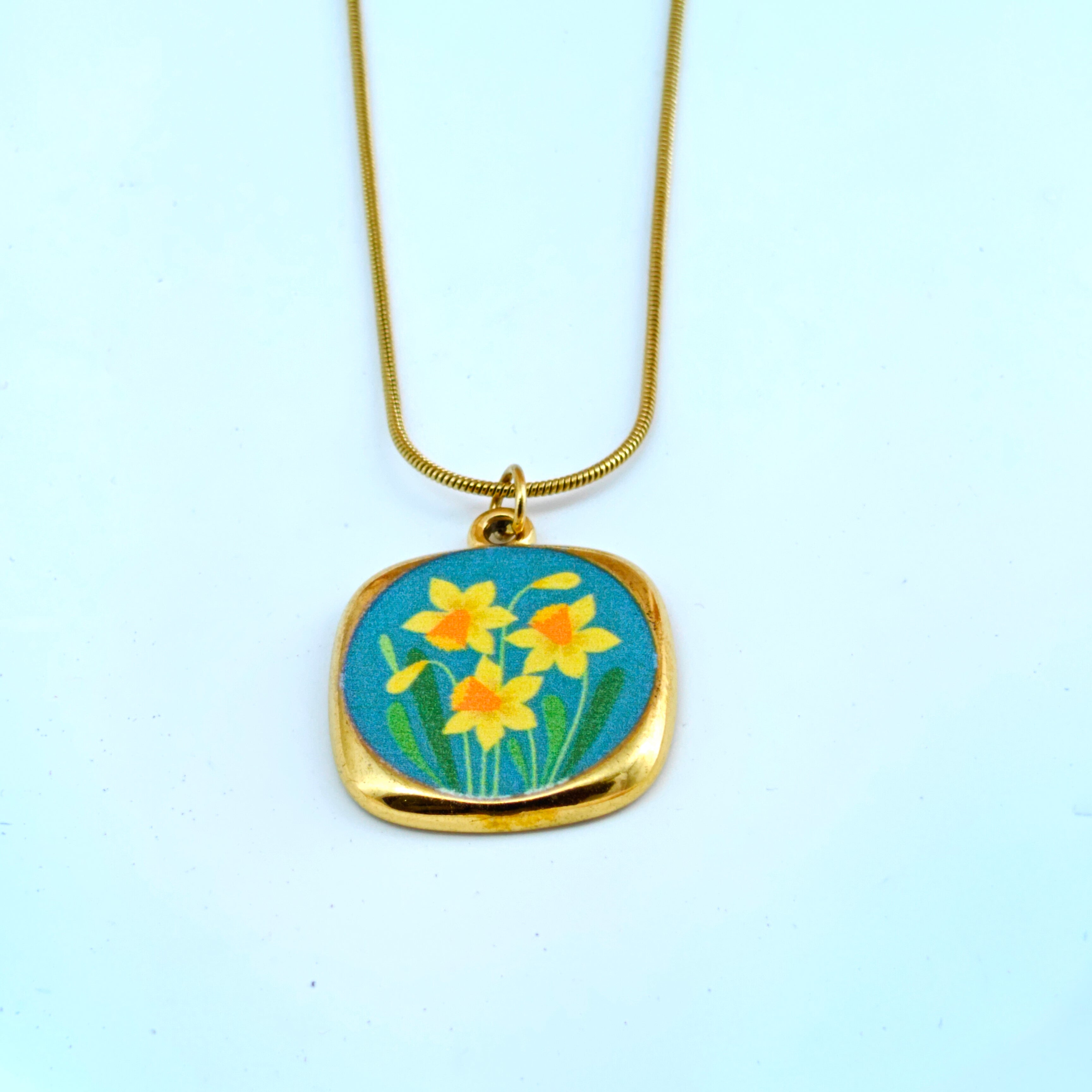 Daffodil Square Pendant Necklace  Anti-Tarnish Korean Jewelry